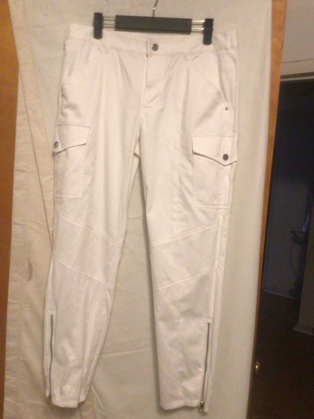 Ralph Lauren Golf cargo style pockets with zip opening at the ankle SZ 10